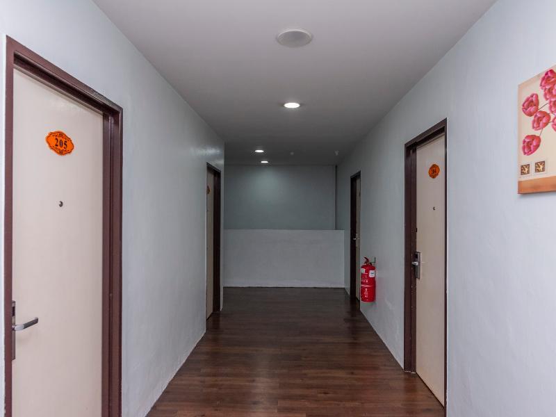 Orange Hotel 2*